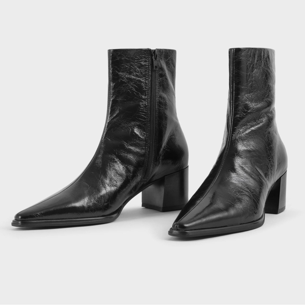 Vagabond Black Leather Pointed Toe Ankle Boots worn once